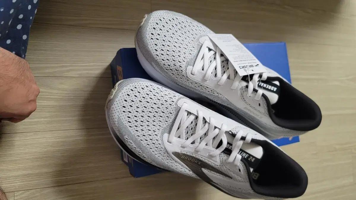 브룩스 러닝화 아드레날린 GTS 24 화이트 남성285