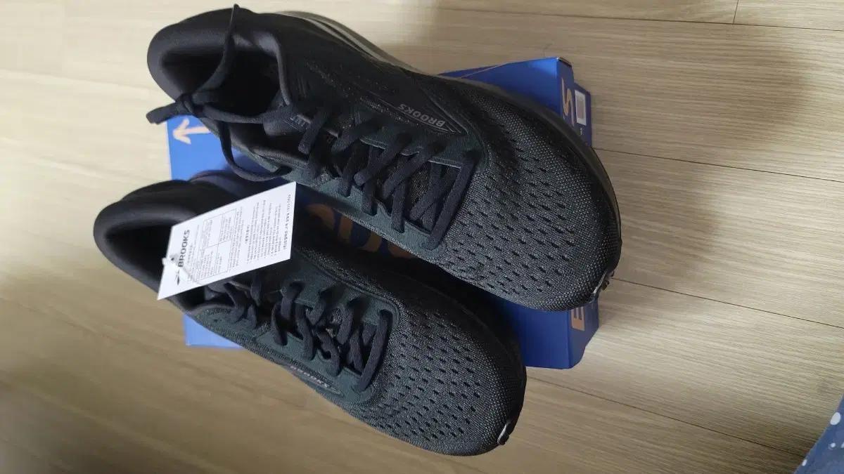 브룩스 러닝화 아드레날린 GTS 24 블랙 남성270