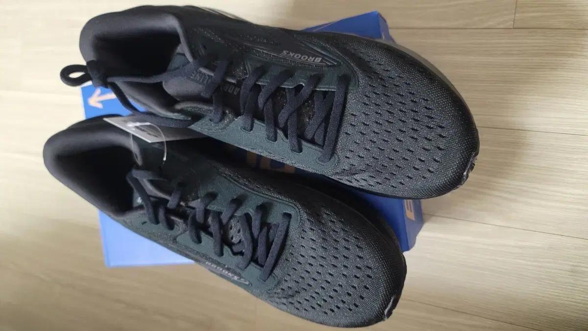 브룩스 러닝화 아드레날린 GTS 24 블랙 남성285