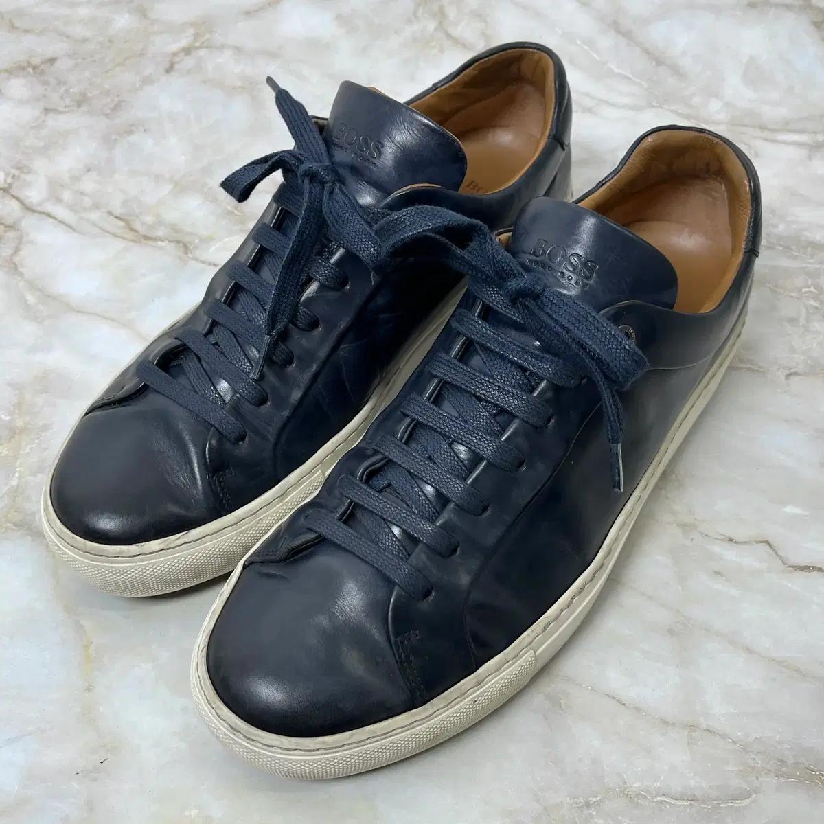 [275-280, 43] 휴고보스 네이비 가죽 스니커즈 남자 신발