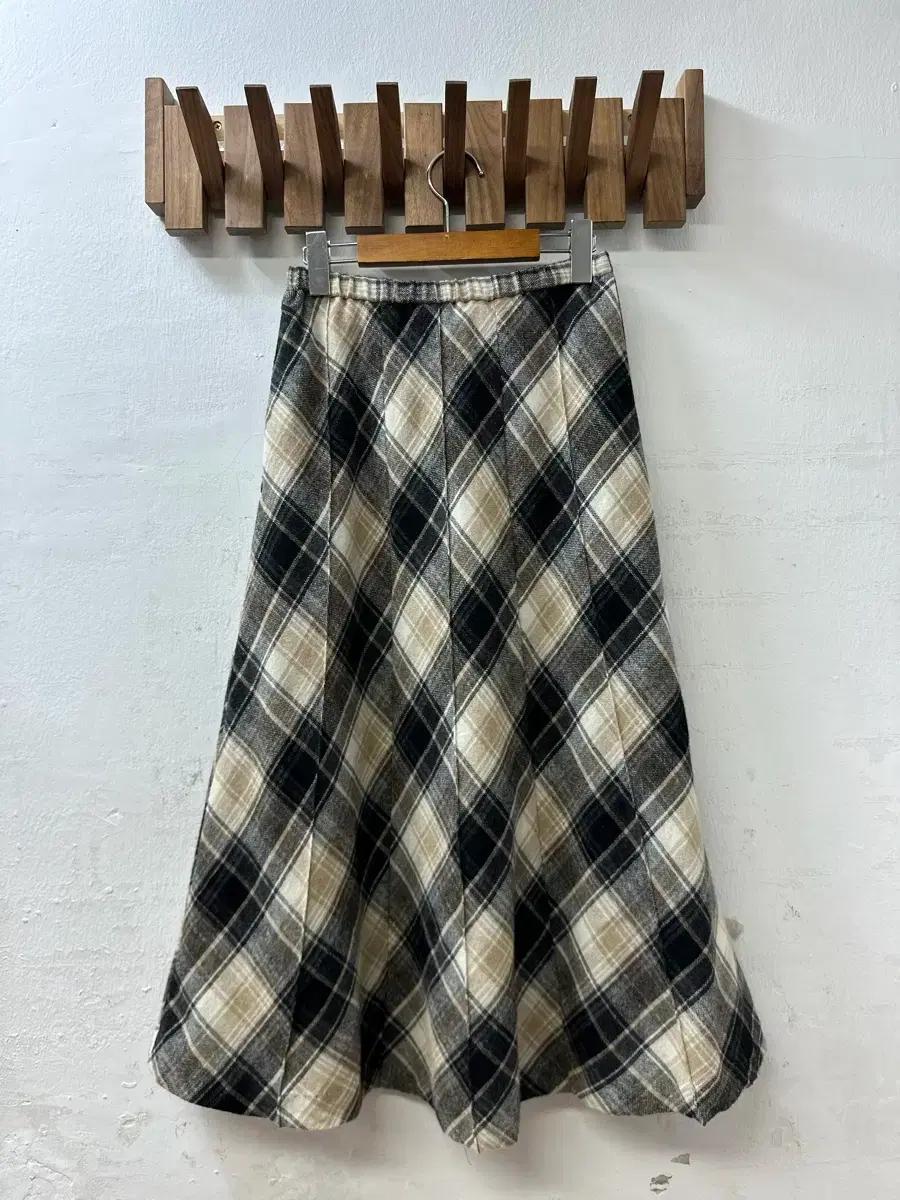 일본빈티지 울 혼방 체크 플레어 스커트