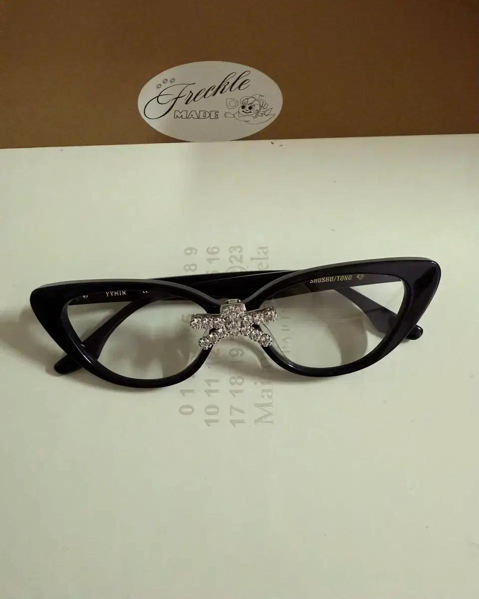 슈슈통 위민 젬스톤 보우 긱시크 안경 shushutong yvmin