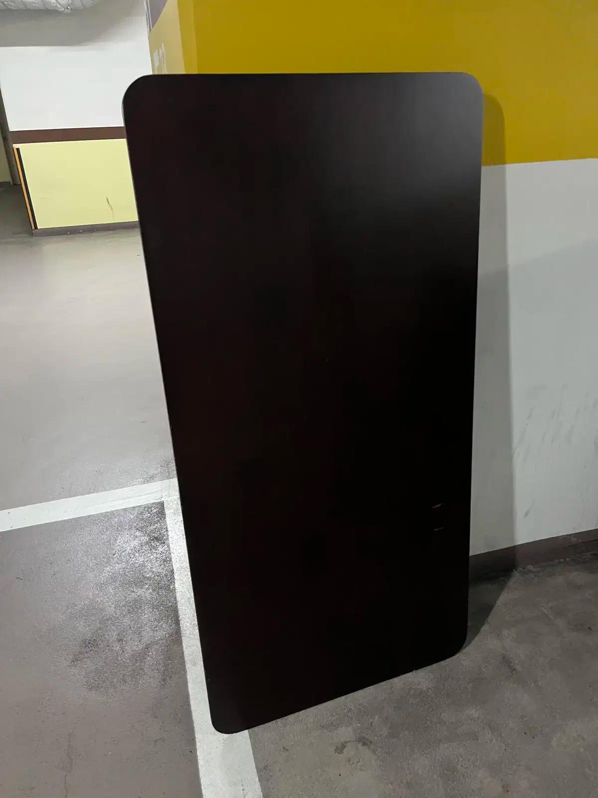 매직볼트 Magic Vault 아크 Arc 원목 다이닝 테이블 팝니다.