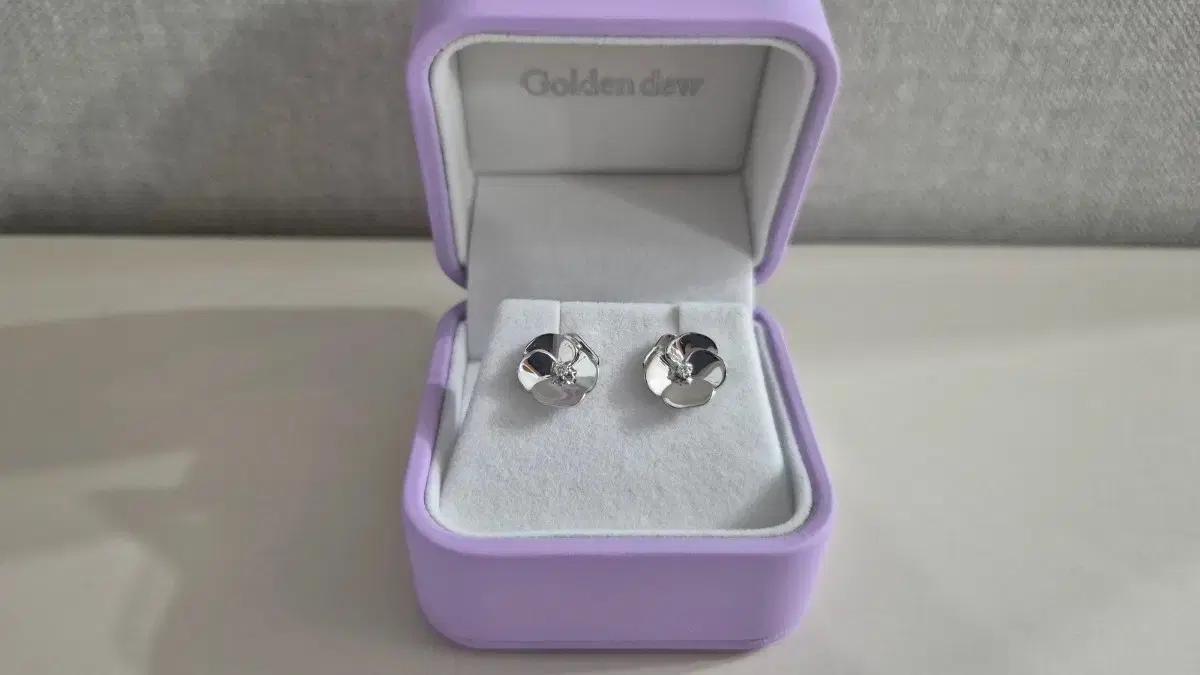 골든듀 리틀팬지2 18K 화이트골드 다이아 귀고리