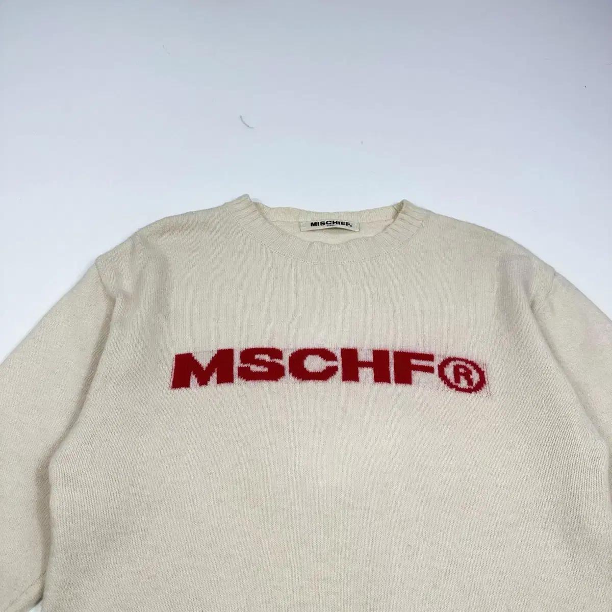 미스치프 우먼 이니셜 아이보리 울 니트 (Free 여성추천)