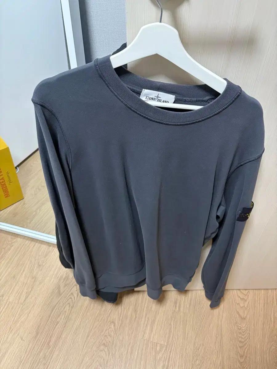 스톤아일랜드 맨투맨 차콜 XL