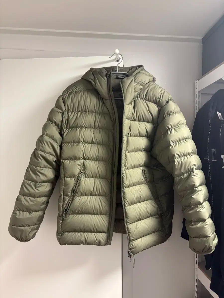 무탠다드 시티레저 후디드 라이트 다운 재킷 경량패딩