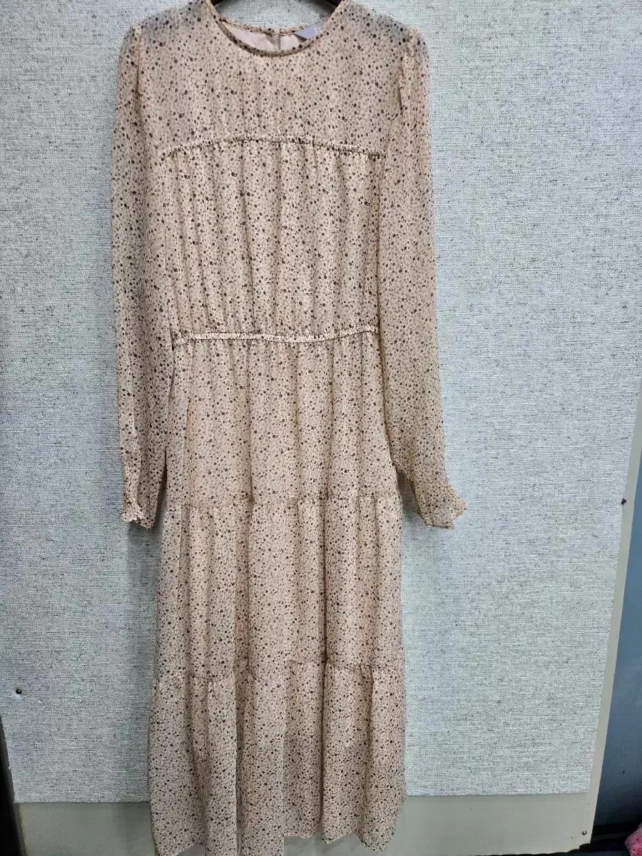 에잇세컨즈 쉬폰 셔링원피스 S