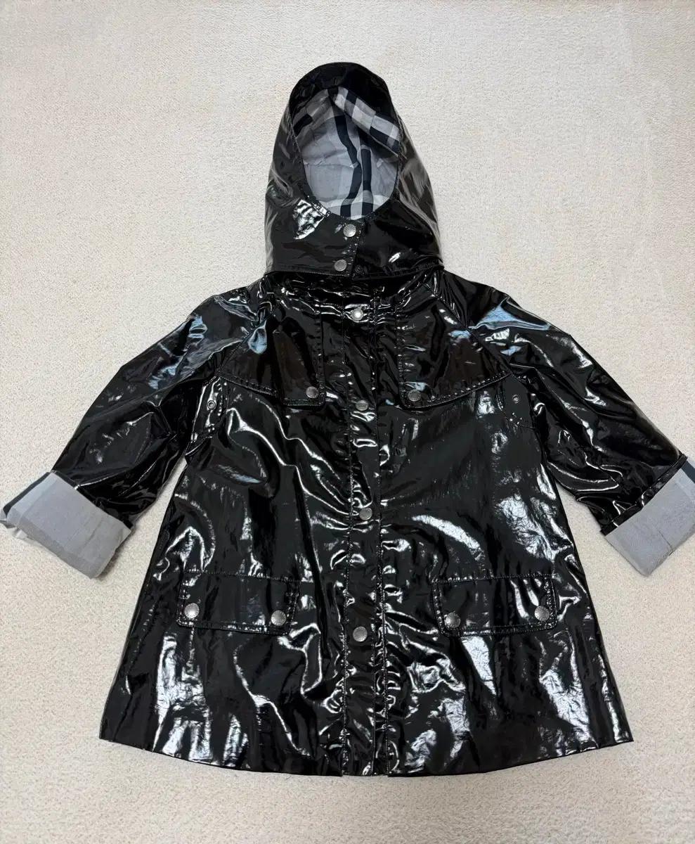 버버리 키즈 8y 한정판 유광자켓