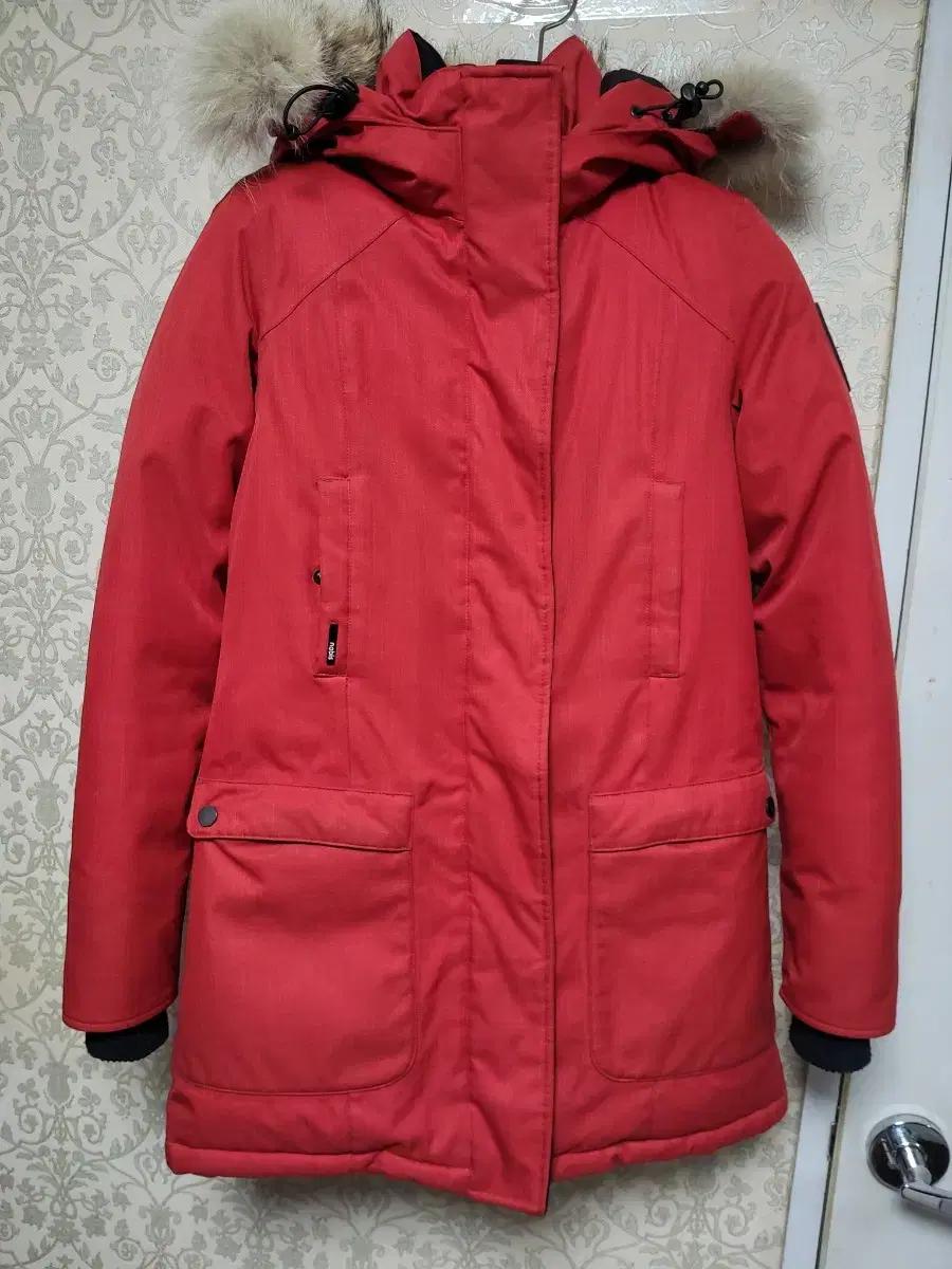 노비스 메리데스 덕다운 패딩.(천송이패딩)