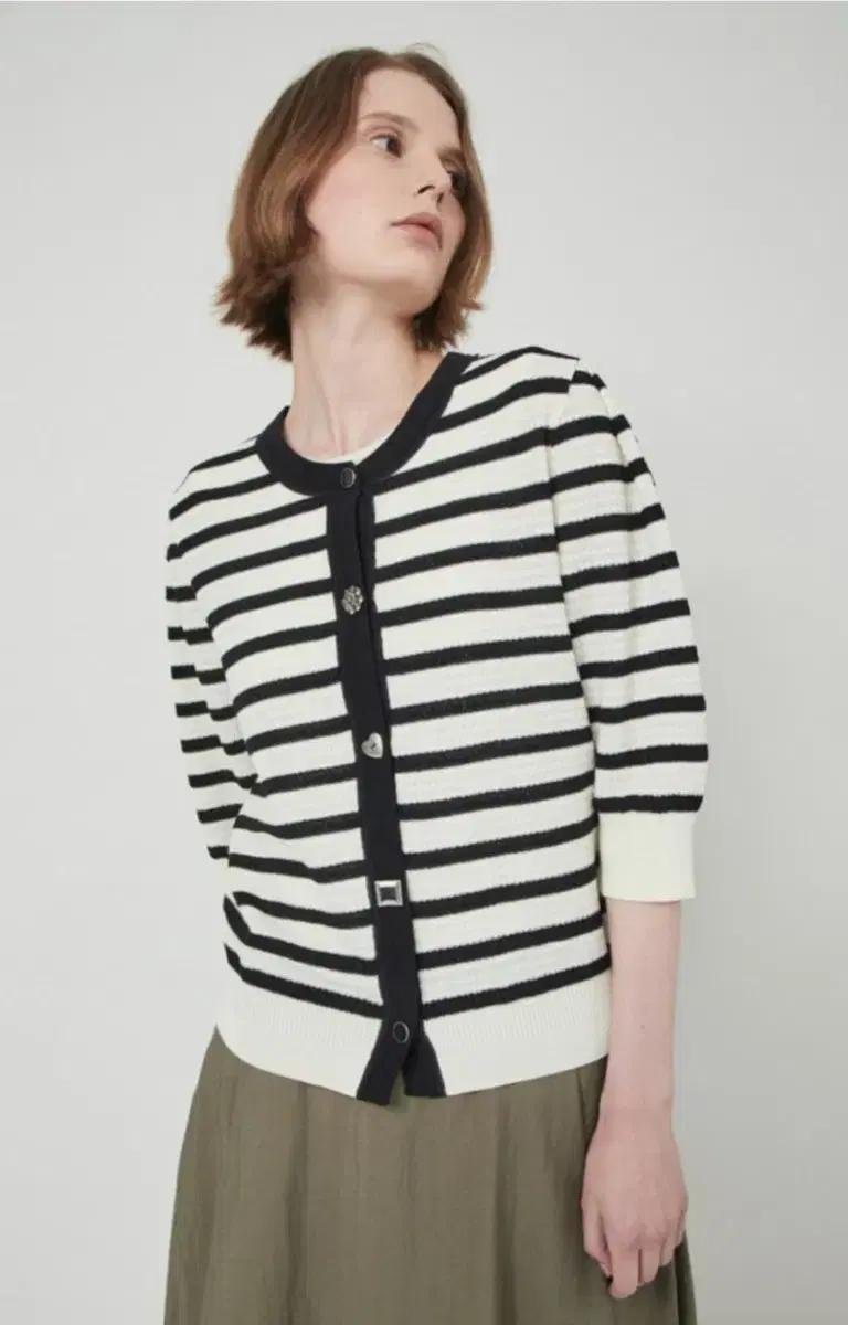 (66)여성 시스템 글리터 스트라이프 니트 가디건 봄여름