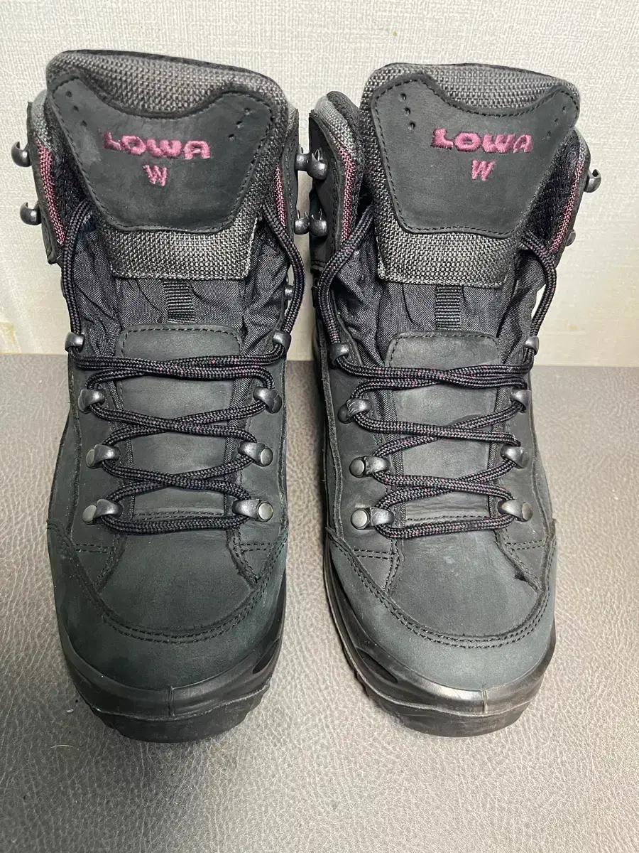 LOWA 로바 레니게이드 고어텍스 240사이즈