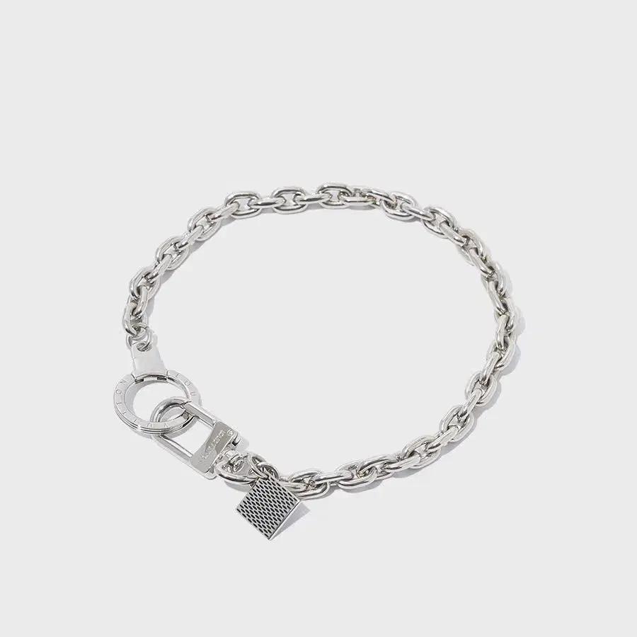 LOUIS VUITTON chain