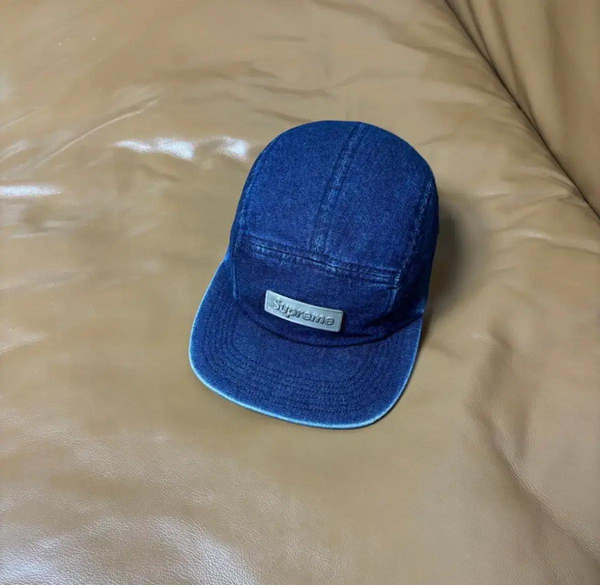 Supreme 슈프림 워시드 데님 메탈 로고 캠프캡 모자 (Denim)