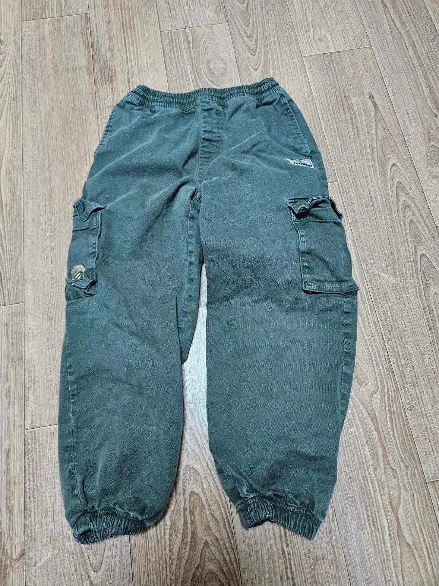 필라키즈 카키색 카고 조거 바지