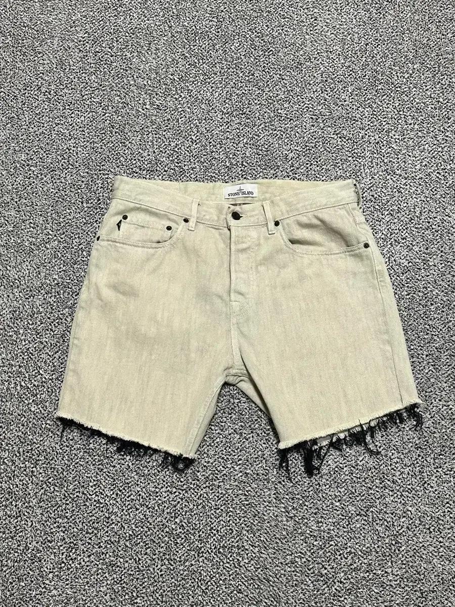 [스톤아일랜드]정품 / 남성34 / 베이지 데님 반바지