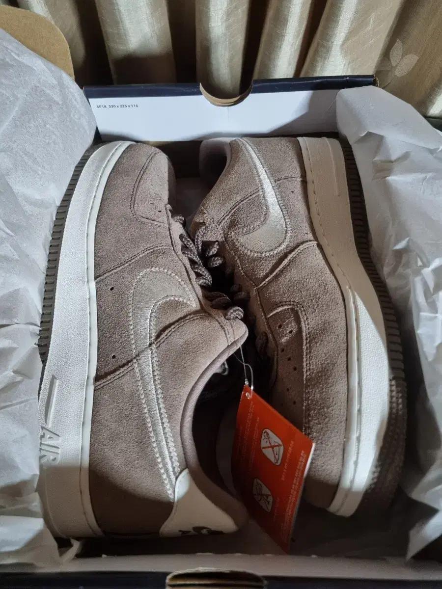 나이키 에어포스 스웨이드 브라운 285 새상품