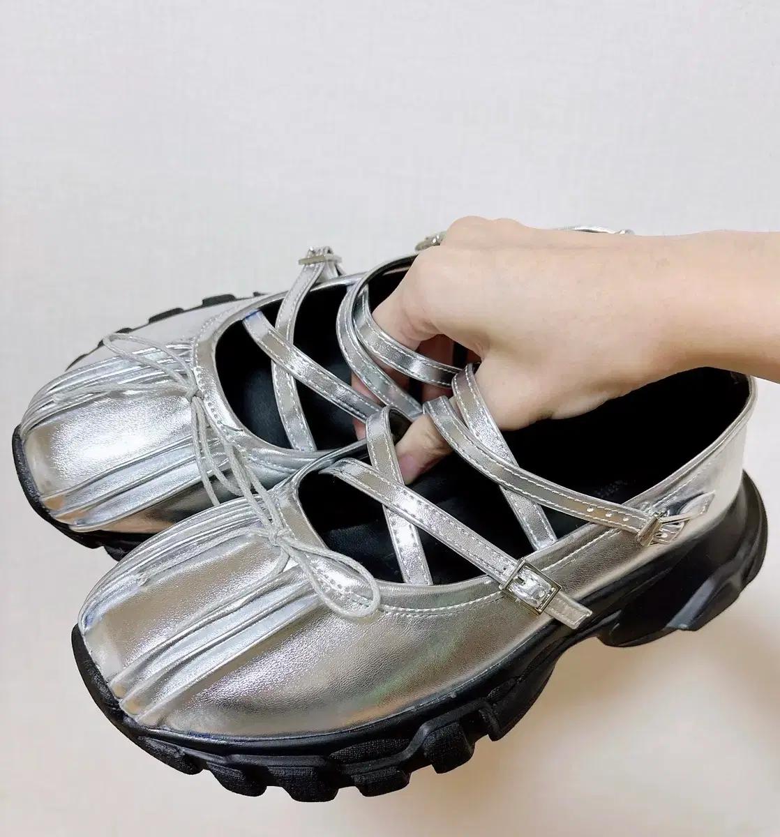 타크트로이메 플랫폼 메리제인 스니커즈 235 (230추천)