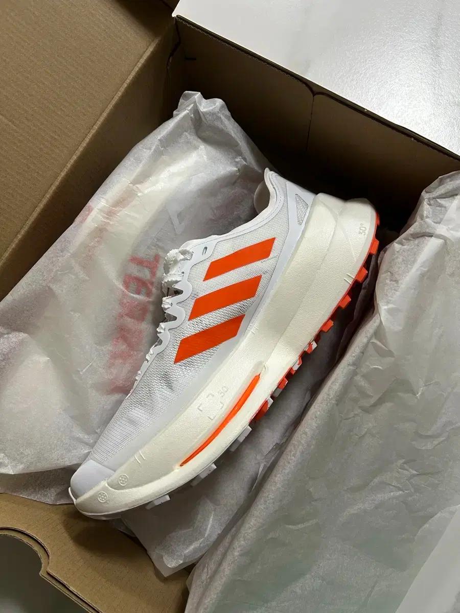 아디다스 아그라빅 스피드 울트라 트레일러닝화 265