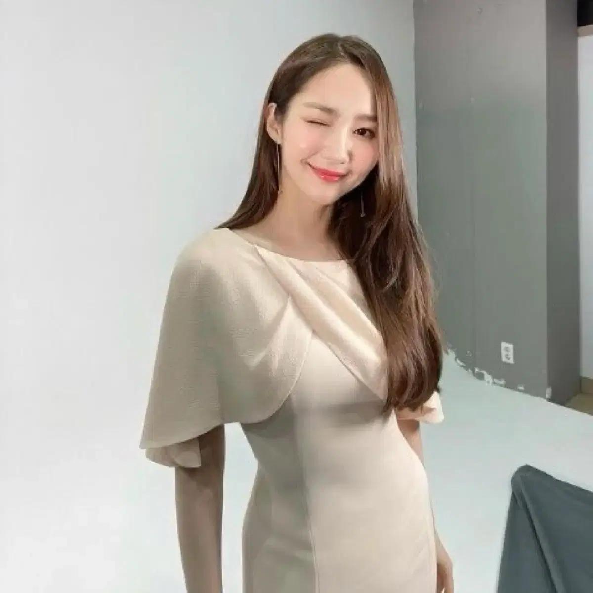 L사이즈) 브라이드앤유 BEAUTE 케이프 머메이드 미디 여름원피스