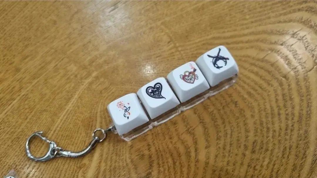 XLOV 엑스러브 팬미팅 굿즈 - 키캡키링