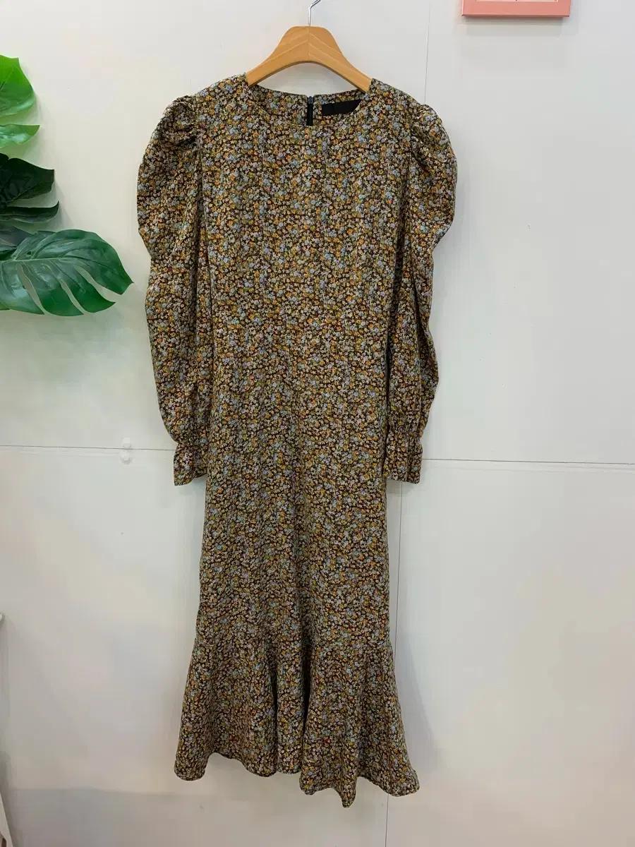 오조크 잔꽃무늬 롱 원피스 퍼프소매 55~66