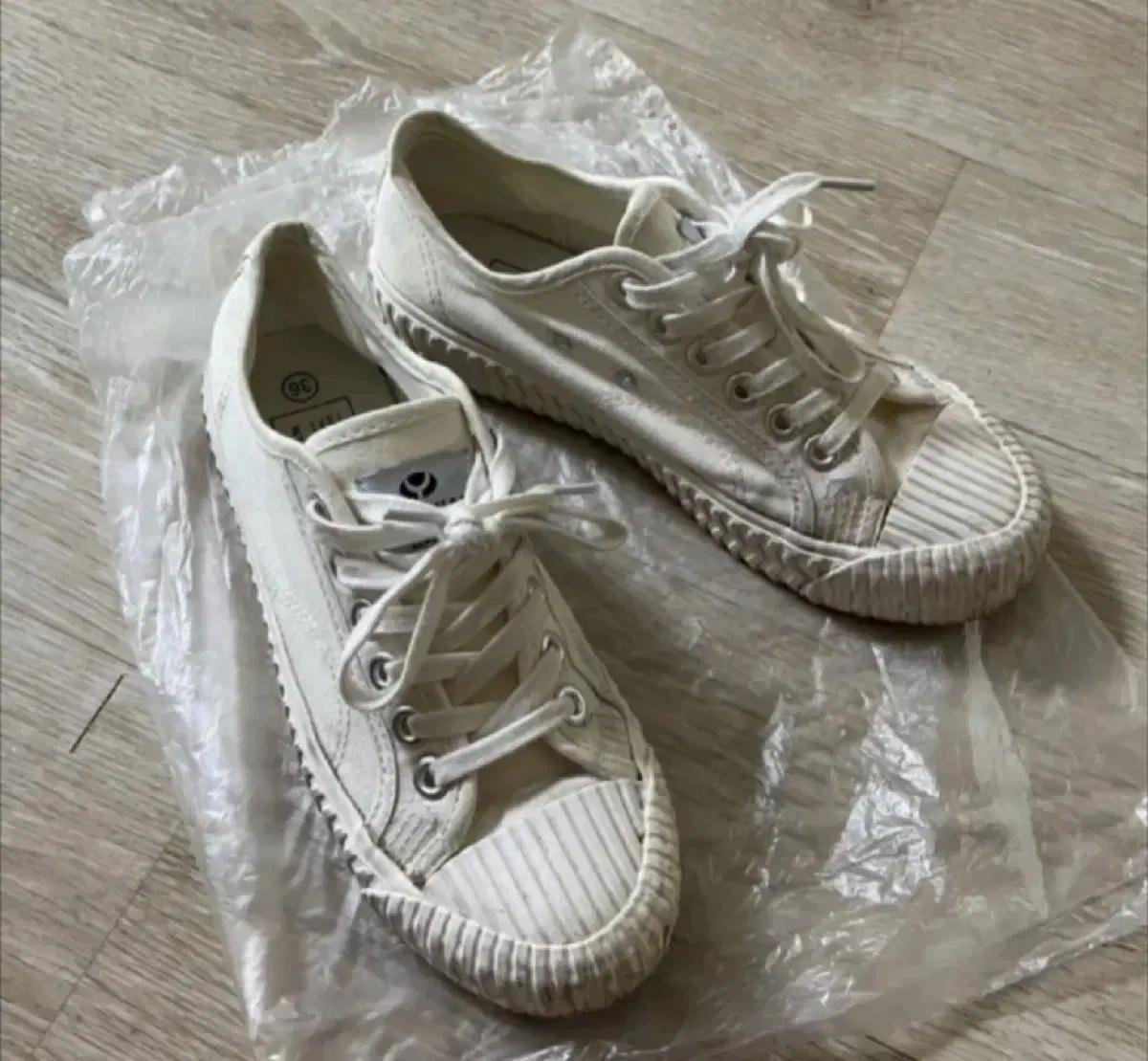 데일리 화이트 스니커즈 캔버스 운동화(235)