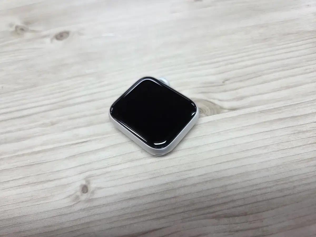 [A급중고] 애플워치 6세대 40/44mm 판매합니다(배터리양호)