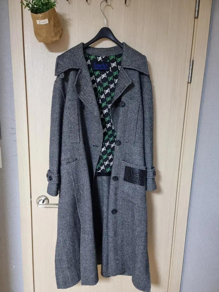 럭키슈에뜨 헤링본 롱 코트