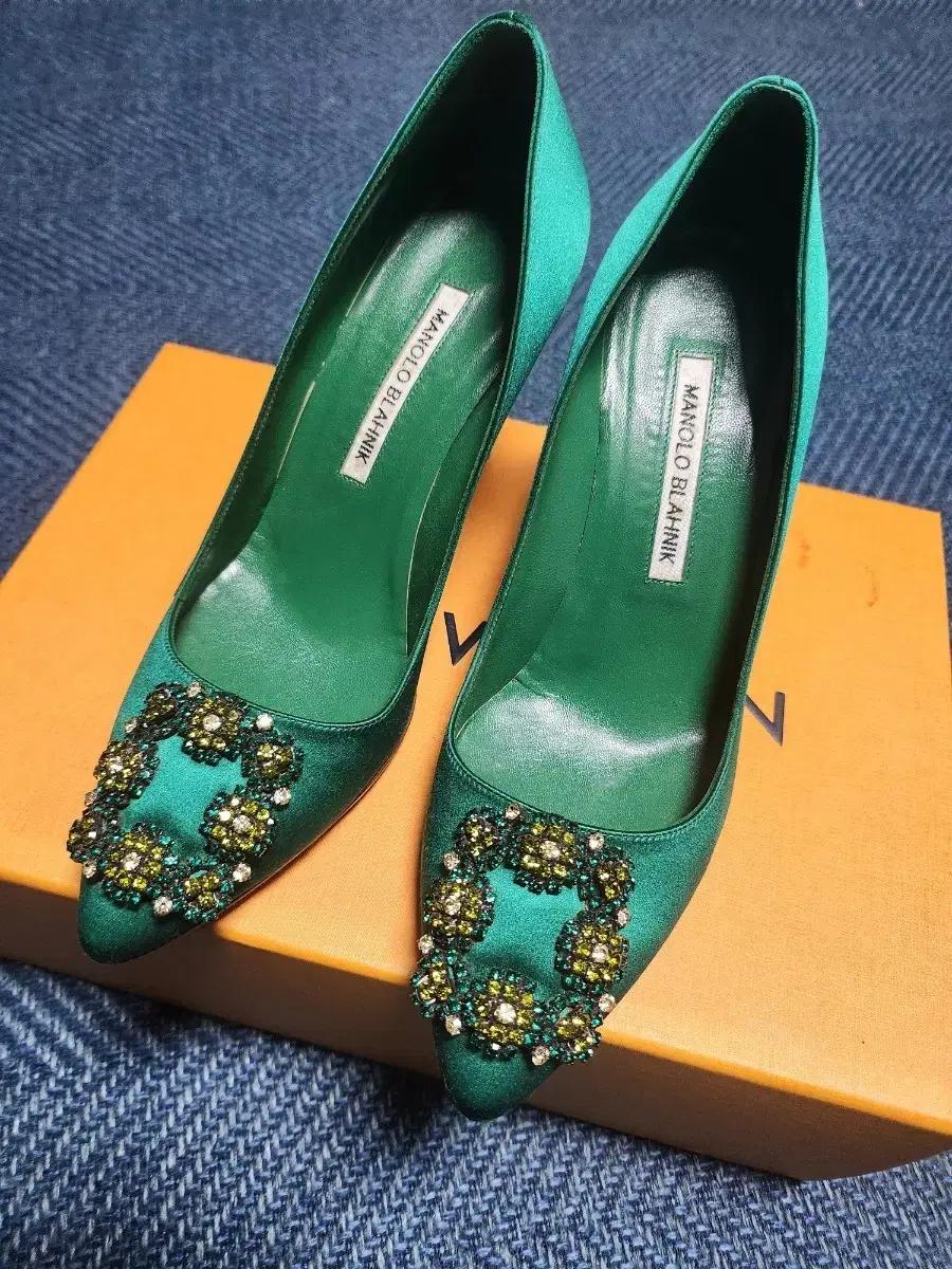 마놀로블라닉 37사이즈 그린 90 판매합니다