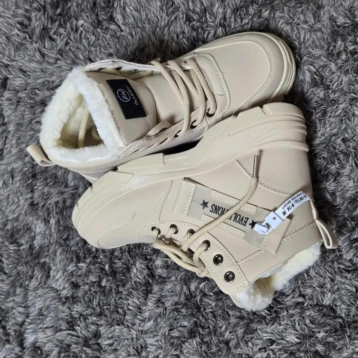 (미사용/새상품)여성용 겨울 털부츠 230