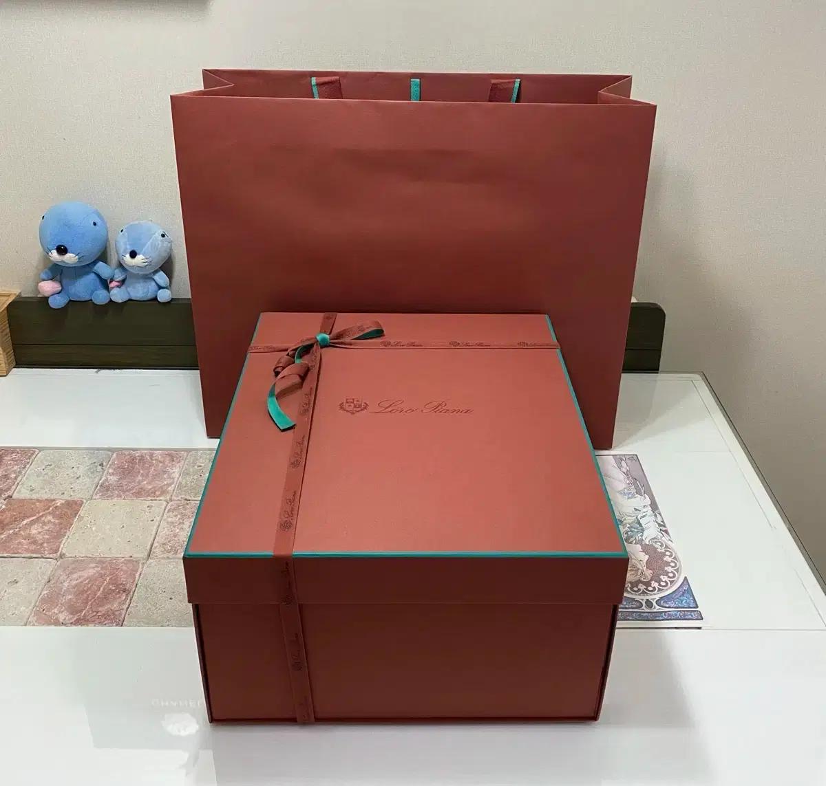 로로피아나 박스(35.5x41x20) + 속지 + 리본 + 쇼핑백
