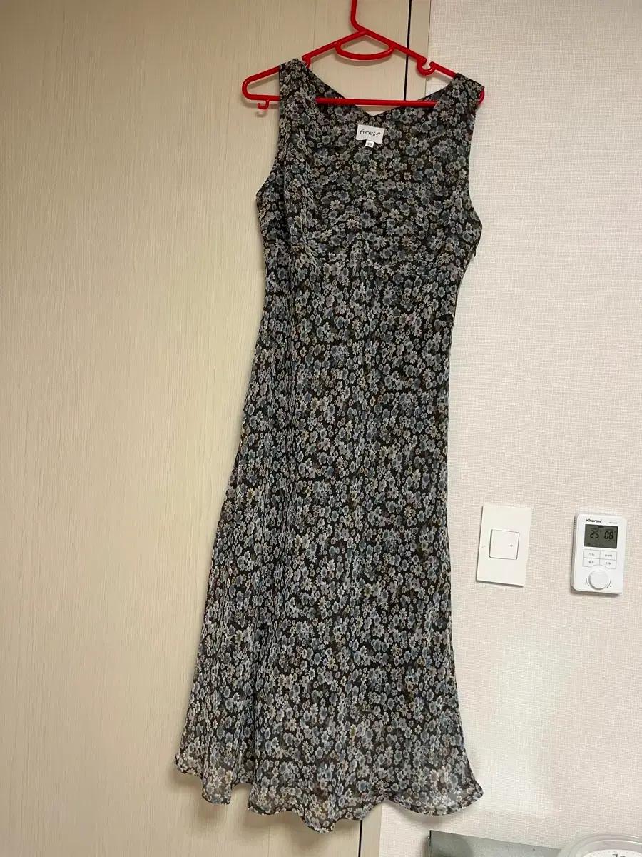 빈티지 플라워 꽃무늬 패턴 원피스 브라운