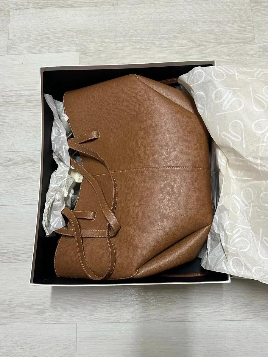 (*풀박 미착용 새제품)폴렌느 시미백(카멜) 팝니다.