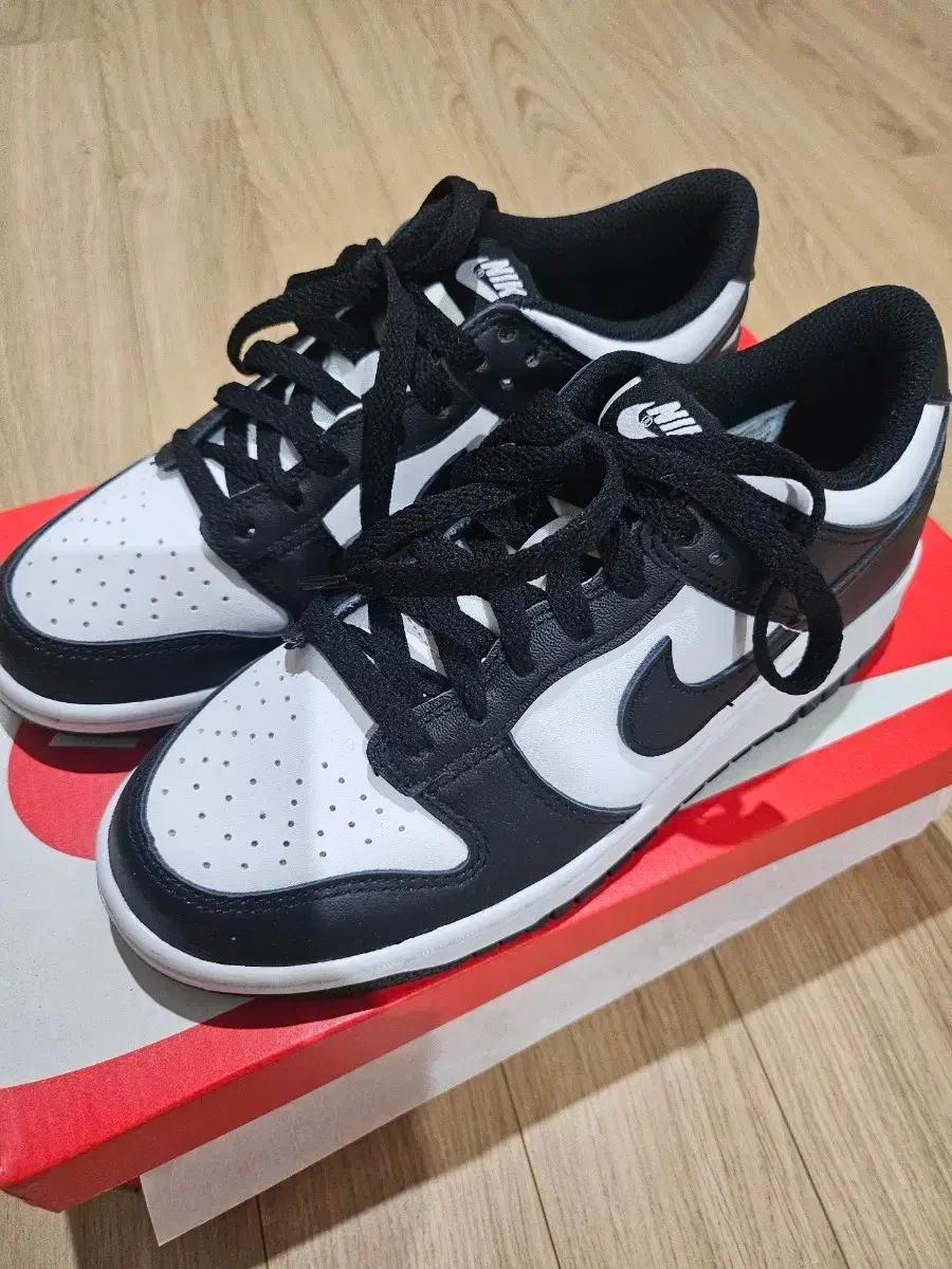 나이키 덩크 로우 레트로 블랙 범고래 235