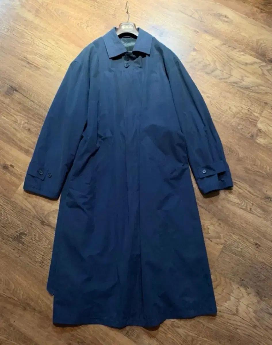 V2 BY VERSACE 베르사체 남성 롱 트렌치 코트 (네이비) 50