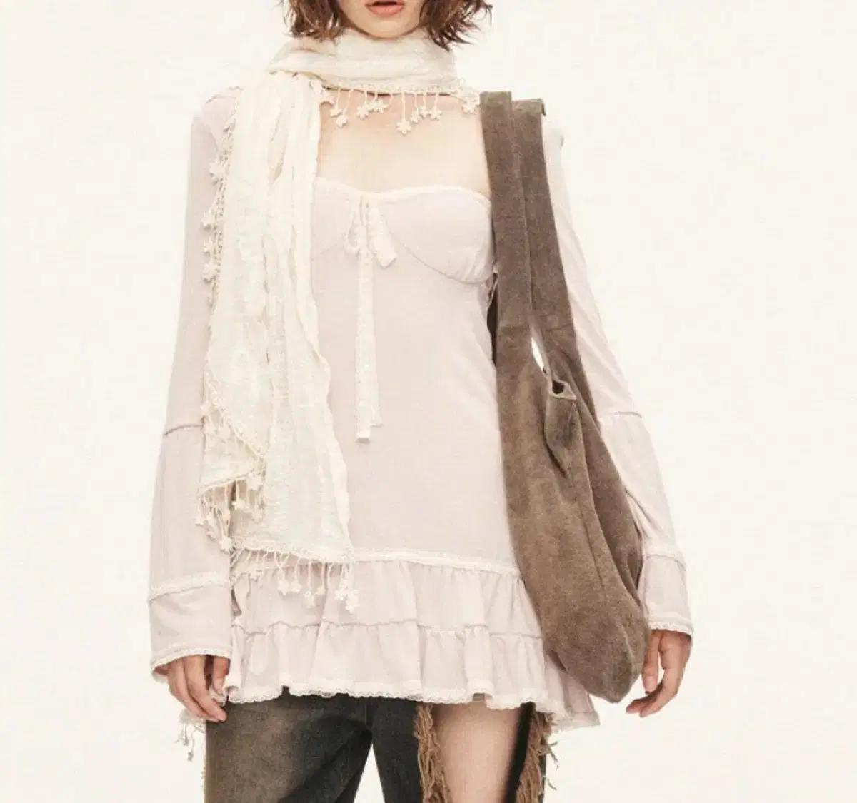 쓰리타임즈 크레페튜브탑+볼레로 m 판매해요