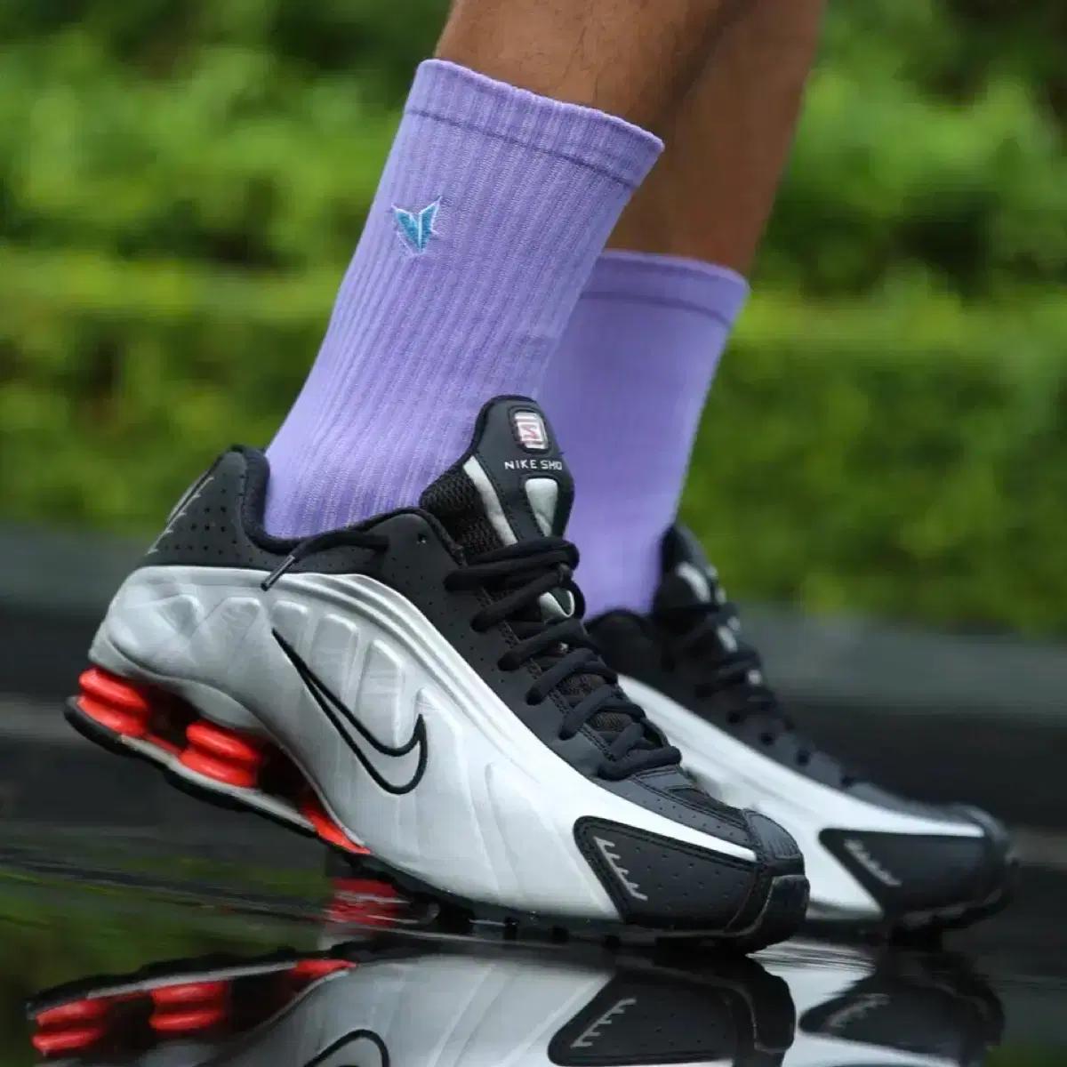 나이키 샥스 R4 에어스프링 쿠션 미끄럼 방지 내마모성 컴포트 댐퍼