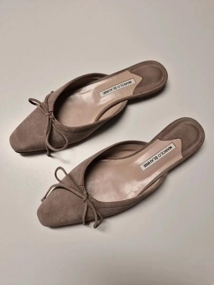 39.5 마놀로블라닉 발레리나 뮬