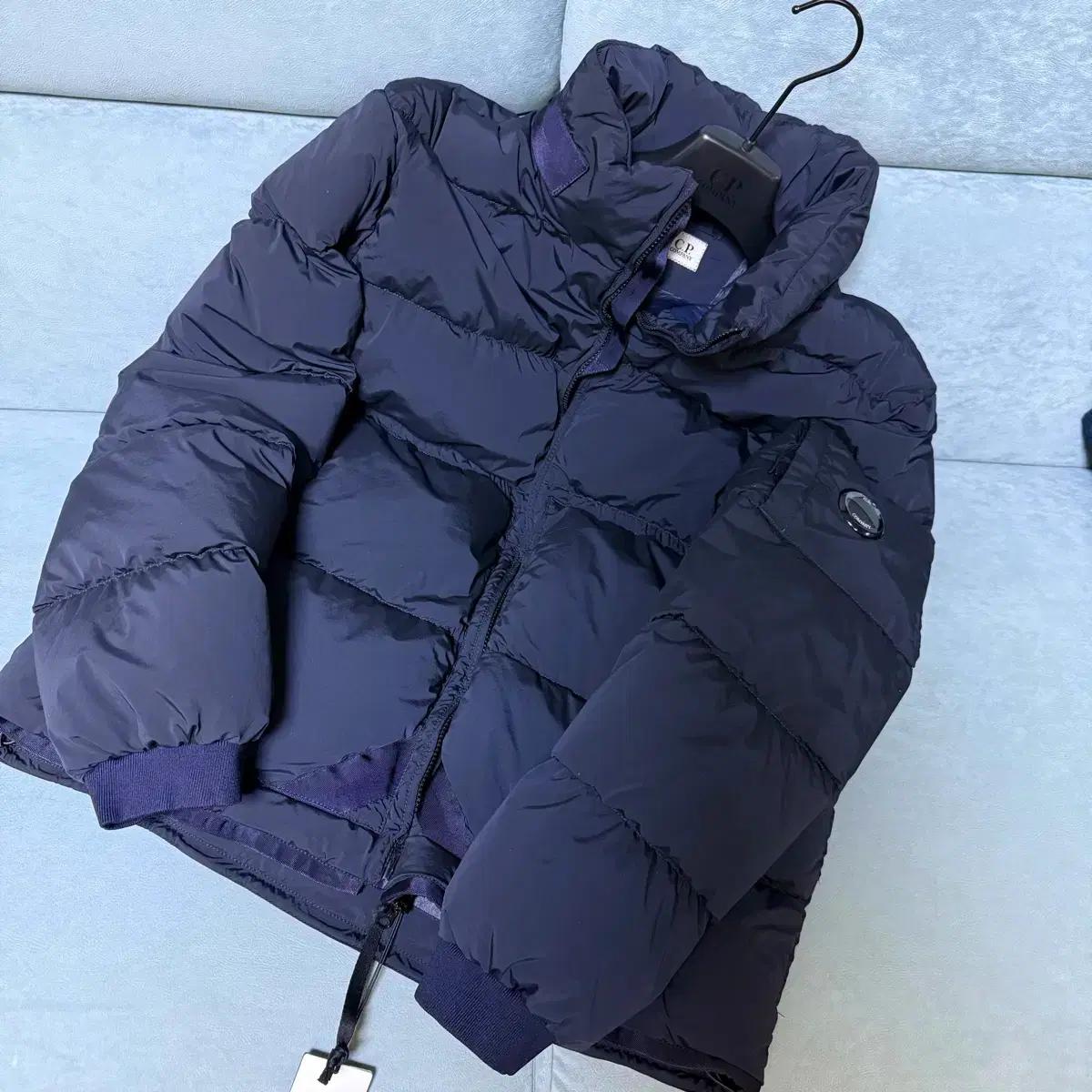 cp컴퍼니 나이크라r 패딩 54 새상품