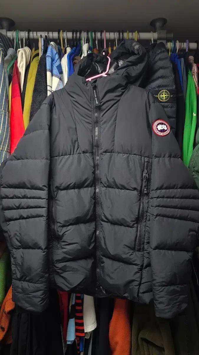 캐나다구스 하이브리드 다운코트패딩 팔아요