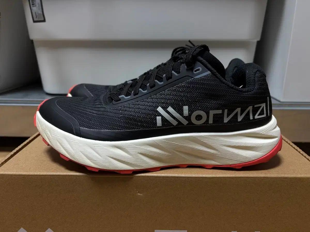 노말 nnormal 제락2 블랙 사이즈 26.2 US8.5 UK8