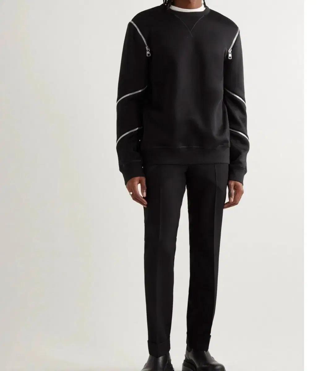 알렉산더 맥퀸 집 엠벨레시드 스웻 셔츠