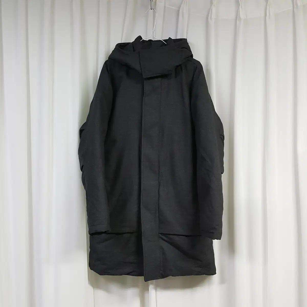 띠어리 남성 라이센스텍 덕다운패딩 100추천 오일장