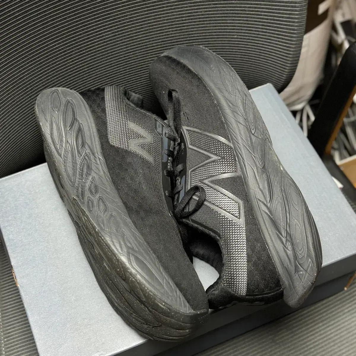 뉴발란스 1080 v14 2E 275 러닝화 운동화