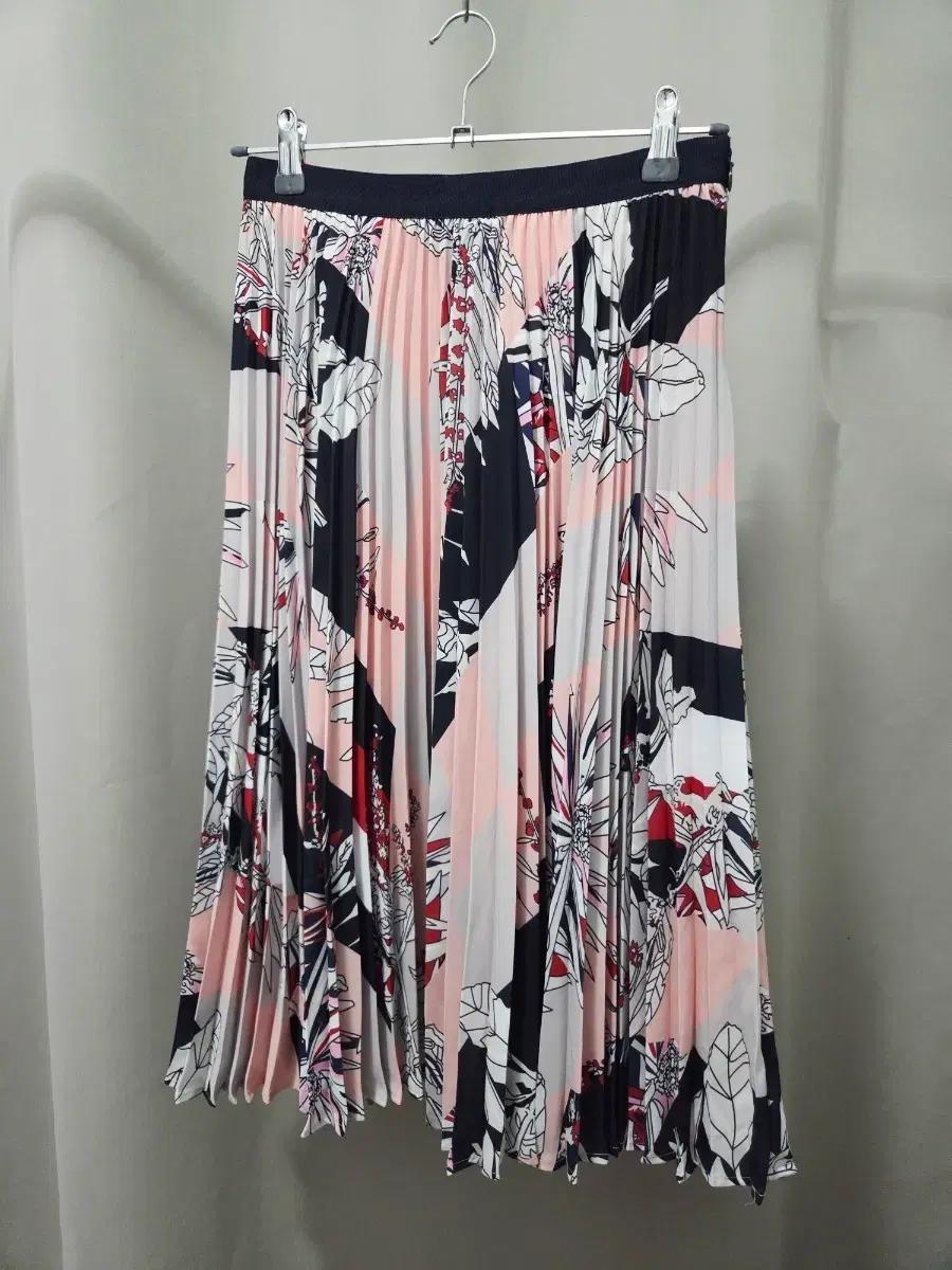 타미힐피거 여성 플리츠 스커트