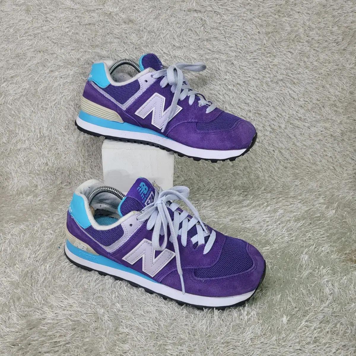 구제짱짱맨 240 뉴발란스 574 퍼플 스니커즈