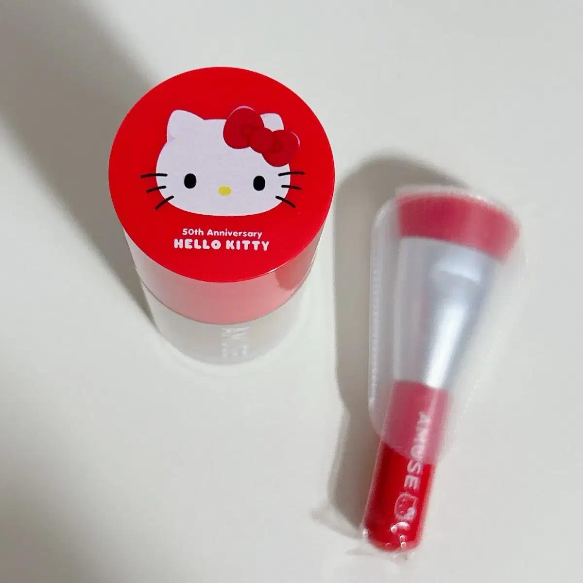 어뮤즈 헬로키티 파운데이션 + 브러쉬
