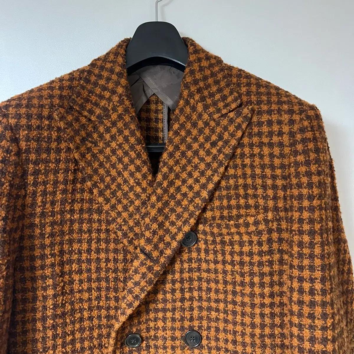 남성 힐튼 체크 패턴 브라운 더블 코트