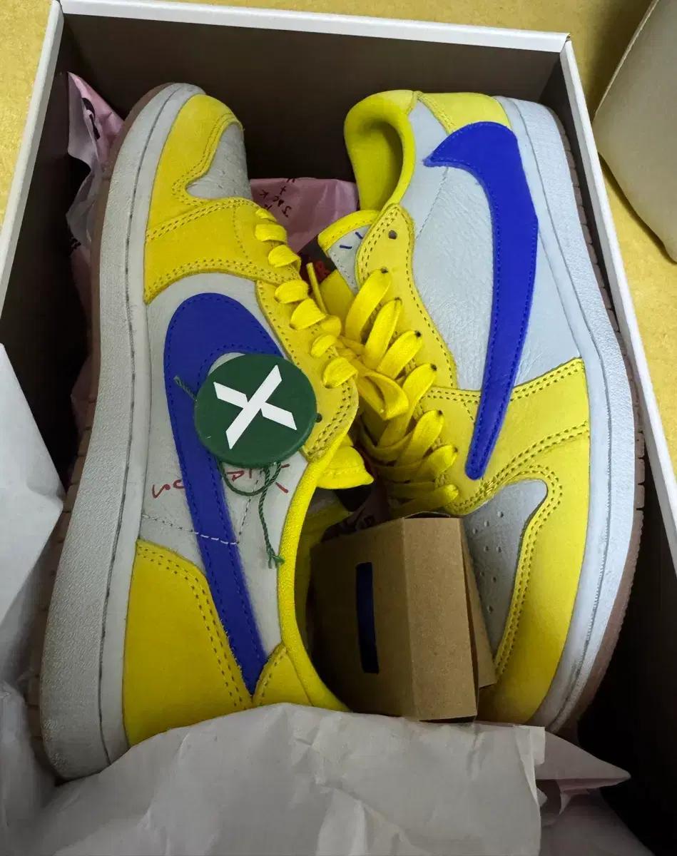 나이키 트레비스 스캇 조던 카나리 265